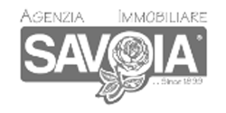 agenzia-immobiliare-savoia Logo dell'Agenzia Immobiliare Savoia, con un fiore all'interno della lettera o